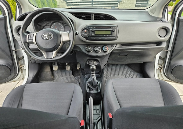 Toyota Yaris cena 34000 przebieg: 149000, rok produkcji 2015 z Suwałki małe 56